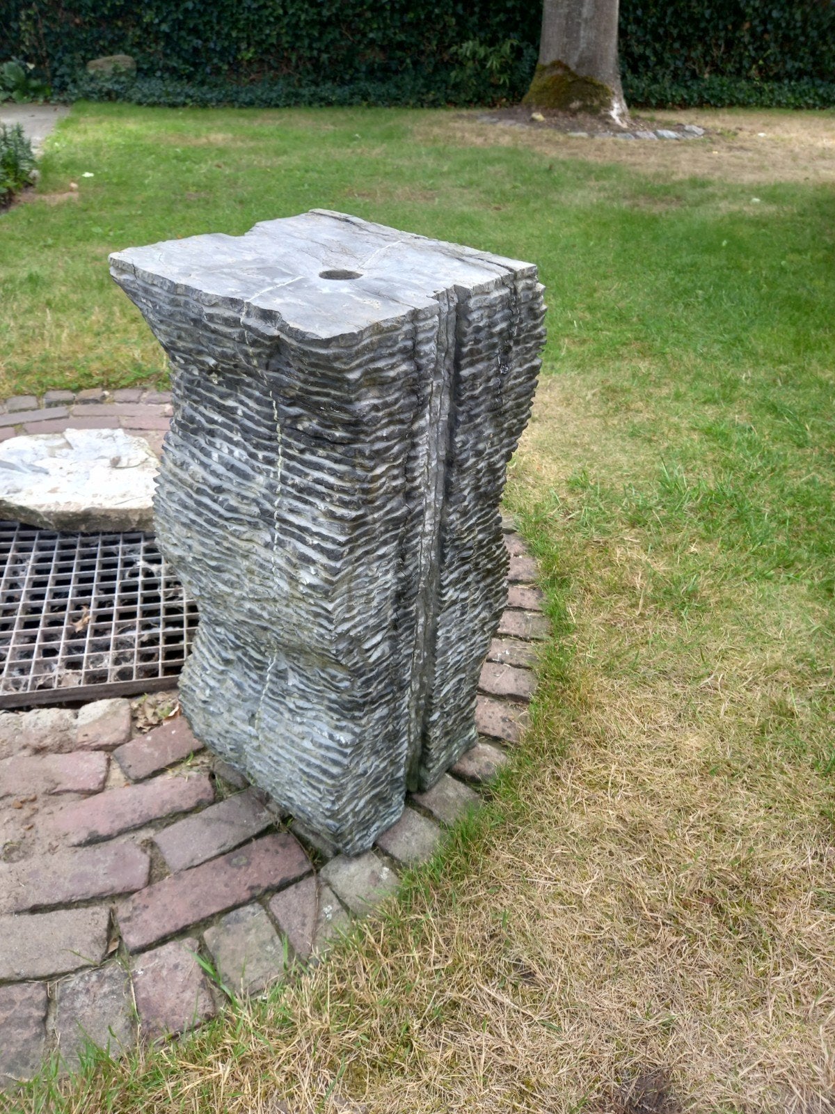 Waterornament met pomp, Tuin en Terras, Waterpartijen en Fonteinen, Ophalen, Zo goed als nieuw, Hardsteen, Waterornament