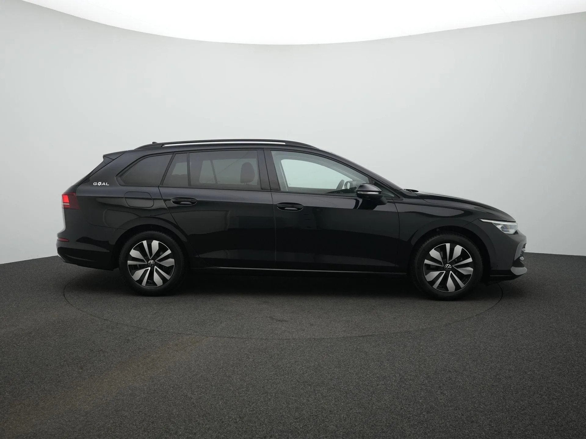 Volkswagen Golf Variant 1.5 eTSI 150 pk DSG Life Goal Editio, 4 cilinders, 150 pk, Zwart, 19 km/l
