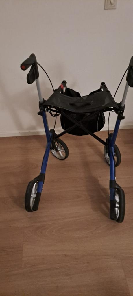 Server fijne makkelijke rollator, Ophalen of Verzenden, Opvouwbaar, Zo goed als nieuw