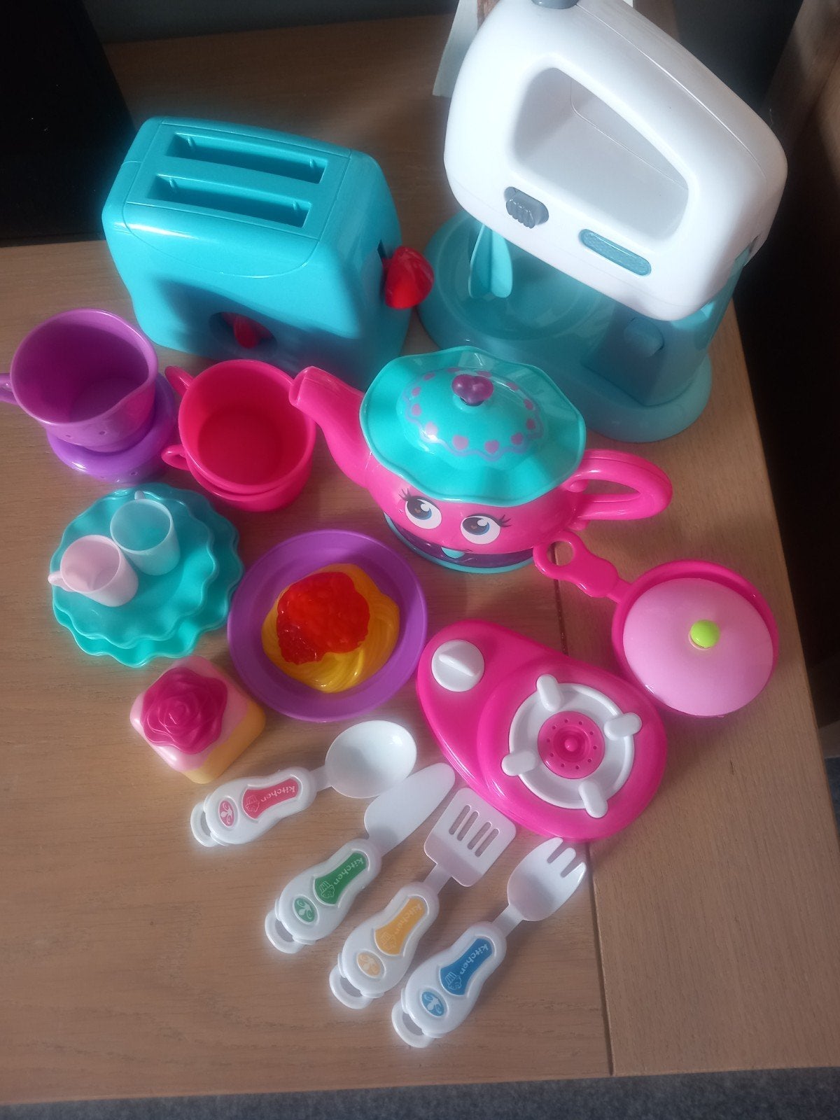 Leuk speel servies van "Play" z.g.a.n, Ophalen of Verzenden, Zo goed als nieuw