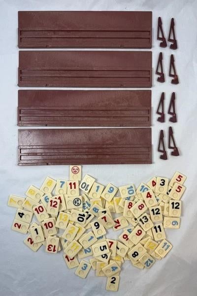 Rummy Rummikub in Groene Koffer Vintage gezelschapsspel spel, Hobby en Vrije tijd, Gezelschapsspellen | Bordspellen, Coolsingel 104, 3011 AG Rotterdam, Netherlands
