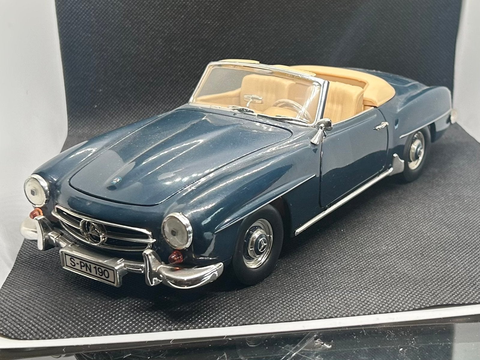 Ertl Mercedes Benz 190SL 1:18, Verzenden, Zo goed als nieuw, ERTL