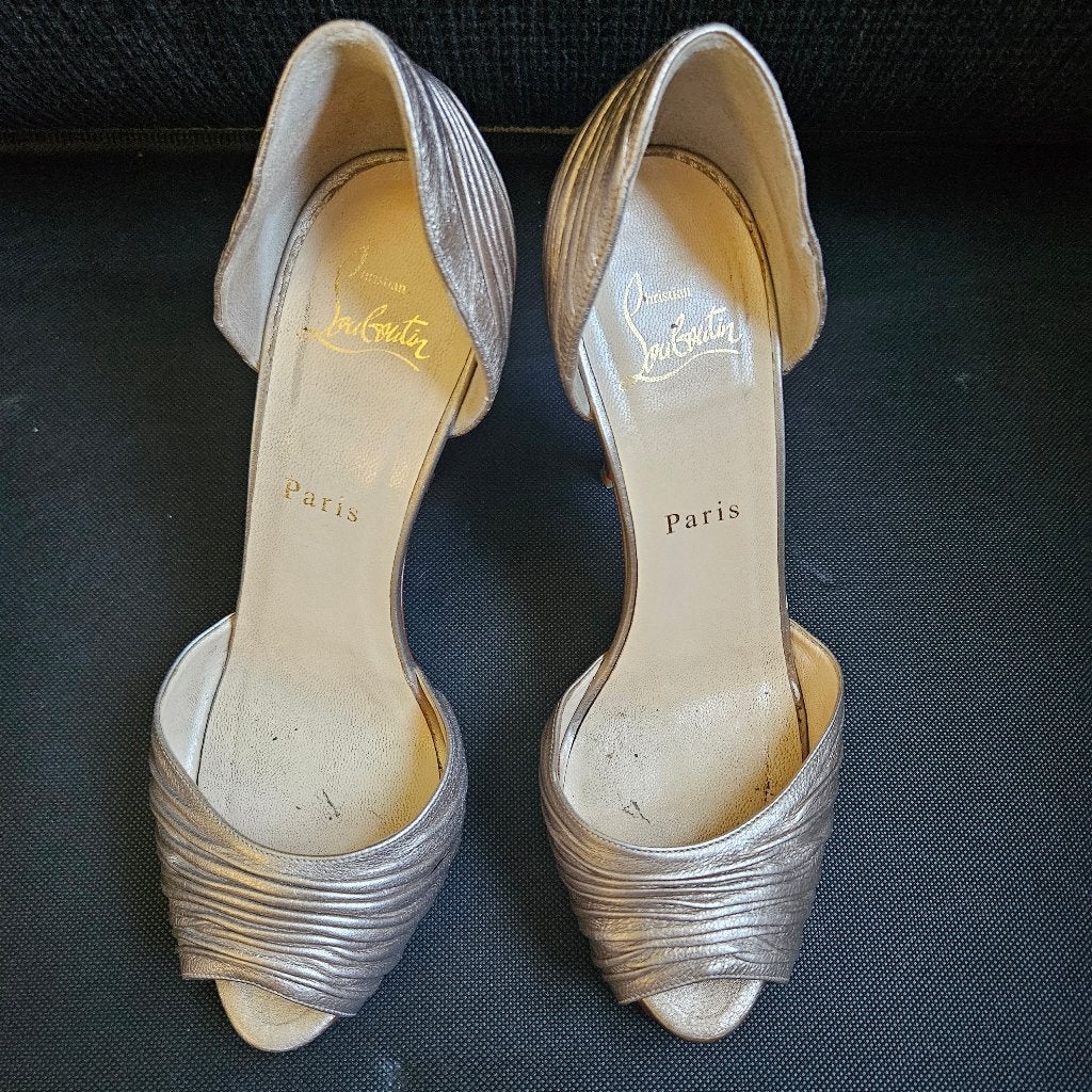 LOUBOUTIN PARIS PUMPS, Ophalen of Verzenden, Gedragen, Pumps