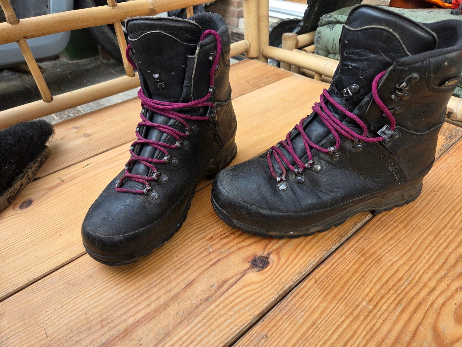 Meindl Island Pro met parachute sluiting. MT 42, Sport en Fitness, Bergsport en Wandelen, Ophalen of Verzenden, Gebruikt, Schoenen