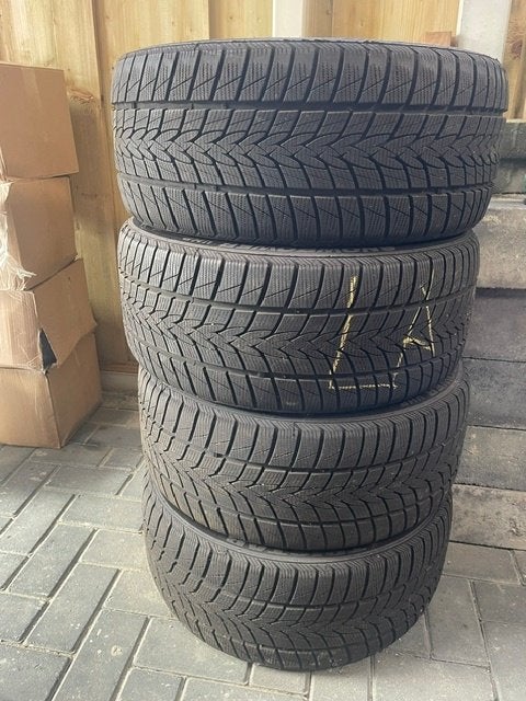 4 Snowpower winterbanden 245/40 R18 – DOT 2425, Auto-onderdelen, Ophalen, 18 inch, Winterbanden, Band(en)
