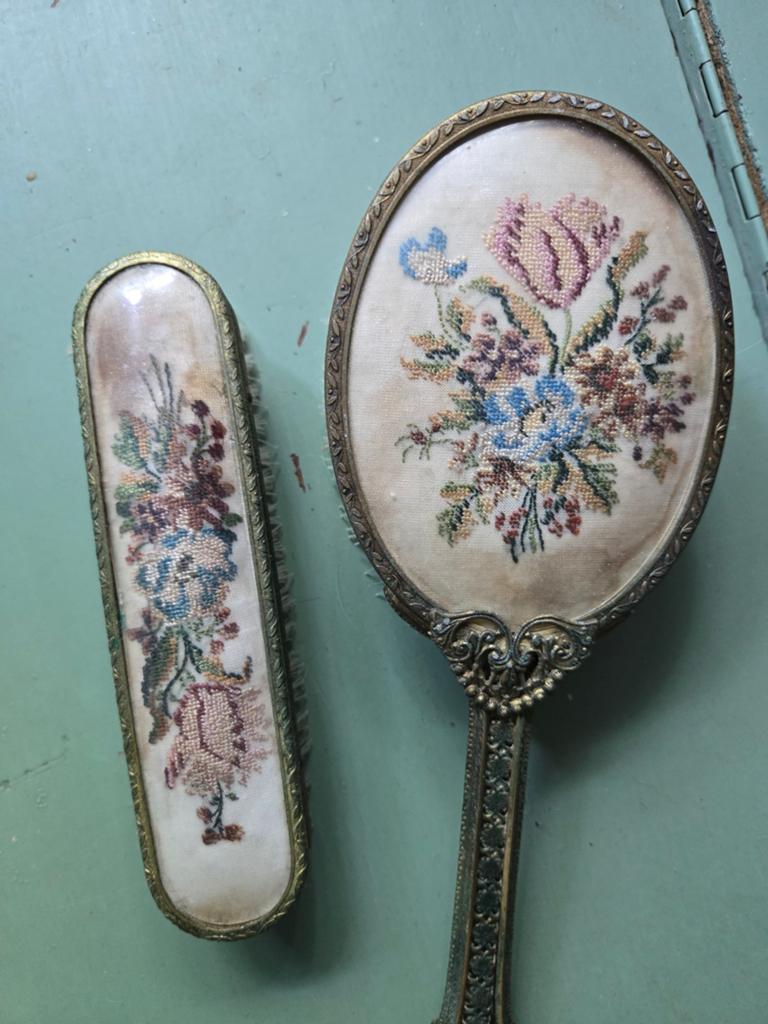 Antieke Victoriaanse haarborstels met petit point, Antiek en Kunst, Curiosa en Brocante, Ophalen of Verzenden