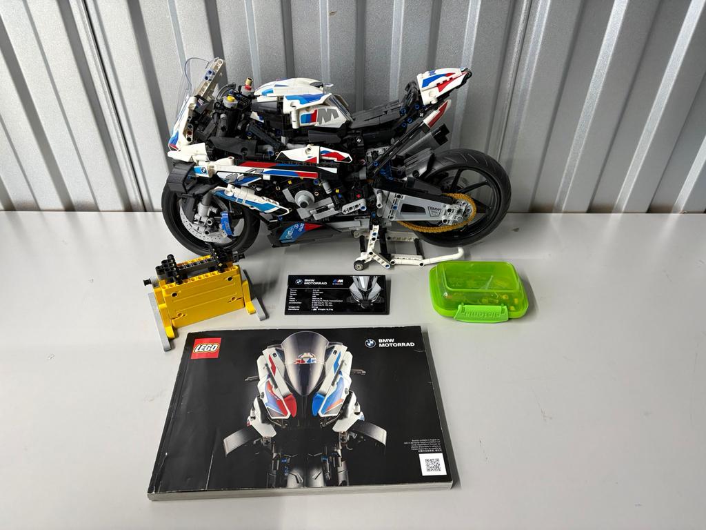 LEGO Technic BMW M 1000 RR (42130) - Zo goed als nieuw, Kinderen en Baby's, Speelgoed | Duplo en Lego, Lego, Ophalen of Verzenden