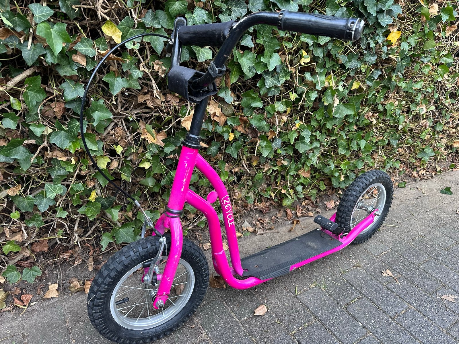 Roze 2Cycle step met luchtbanden, Fietsen en Brommers, Ophalen, Gebruikt, Gewone step