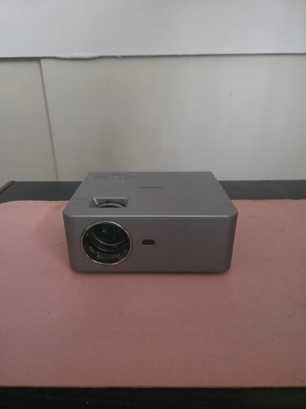 Salora beamer/projector, Ophalen, Gebruikt, LED, Salora