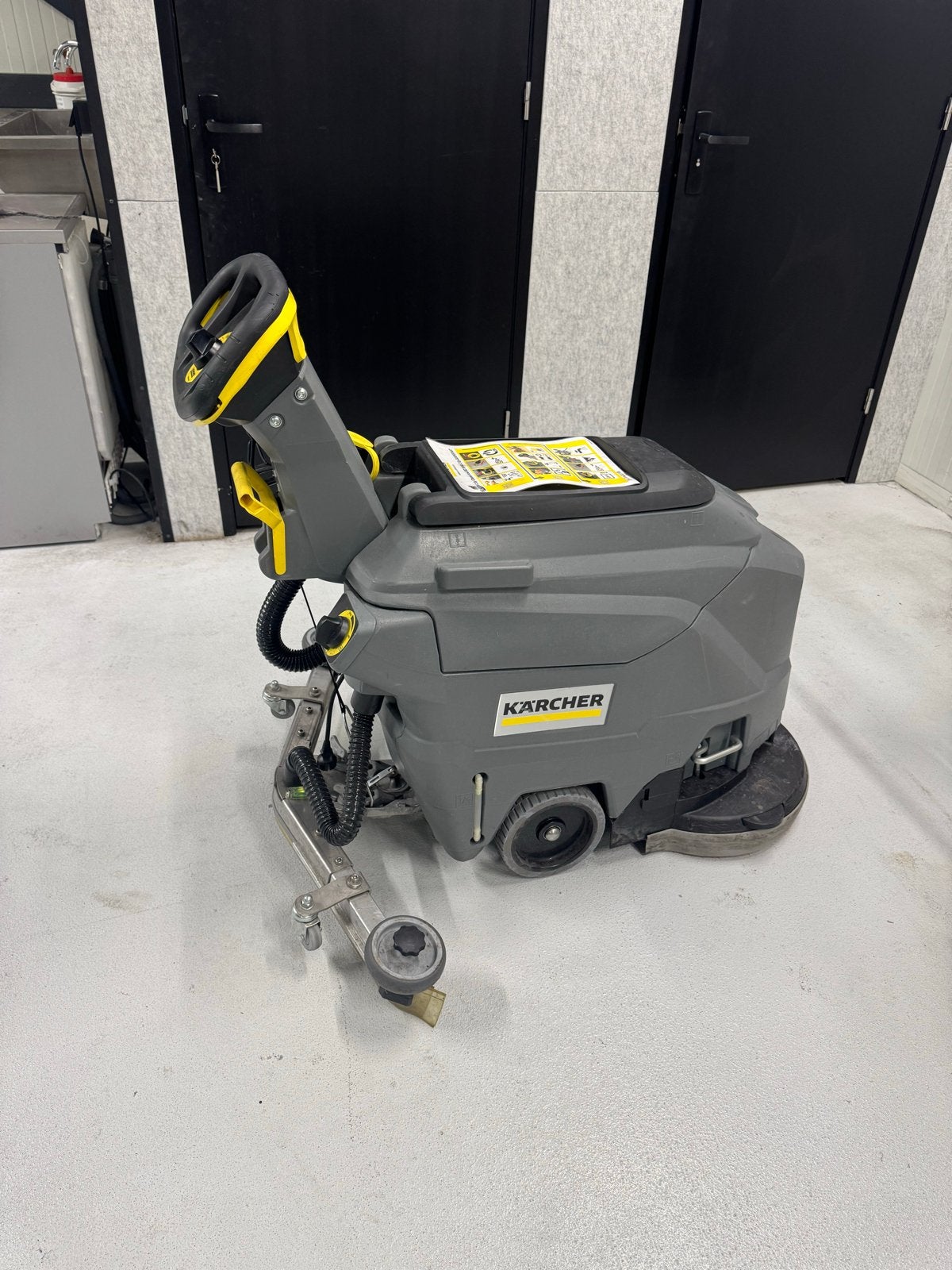 Kärcher BD 43/35C Schrobmachine - Professionele Reiniging, Ophalen, Gebruikt, Schrobmachine