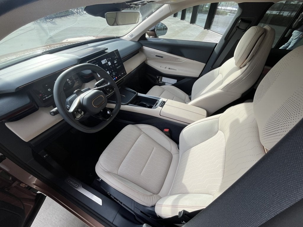 Lynk & Co 08 | More | DIRECT LEVERBAAR | Stoel massage | Har, Auto's, Dealer onderhouden, 0 cilinders, Zwart, Nieuw