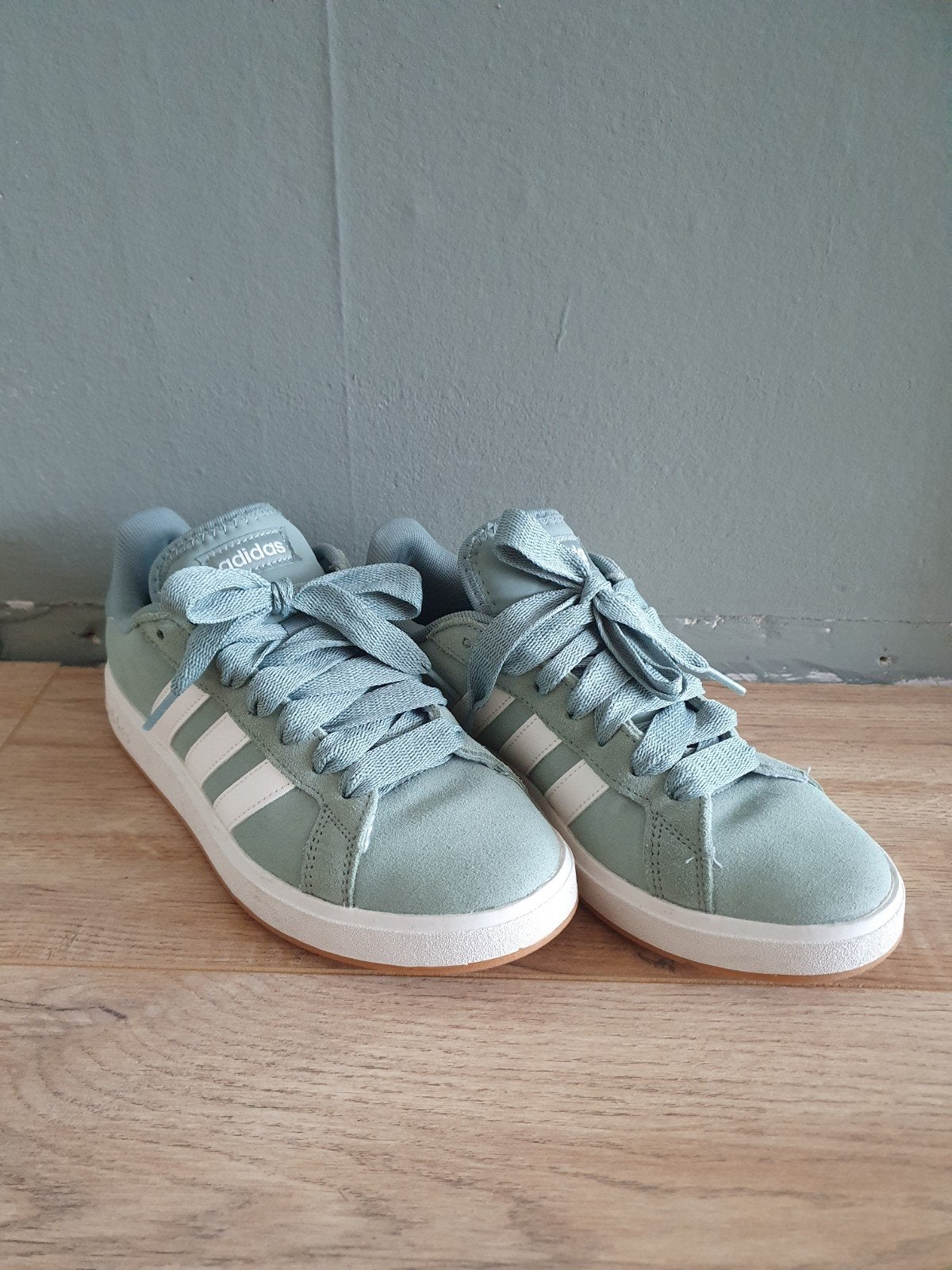 Adidas gympen lichtgroen mt 39 1/3, Adidas, Nieuw, Ophalen of Verzenden, Sneakers of Gympen