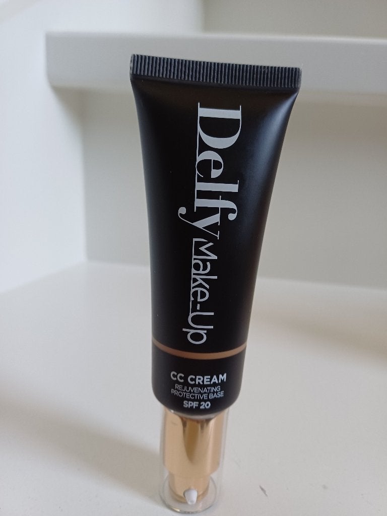 DELFY MAKE UP CC CREAM SPF 20 SAND 40ML NIEUW, Overige kleuren, Gehele gezicht, Nieuw, Ophalen of Verzenden