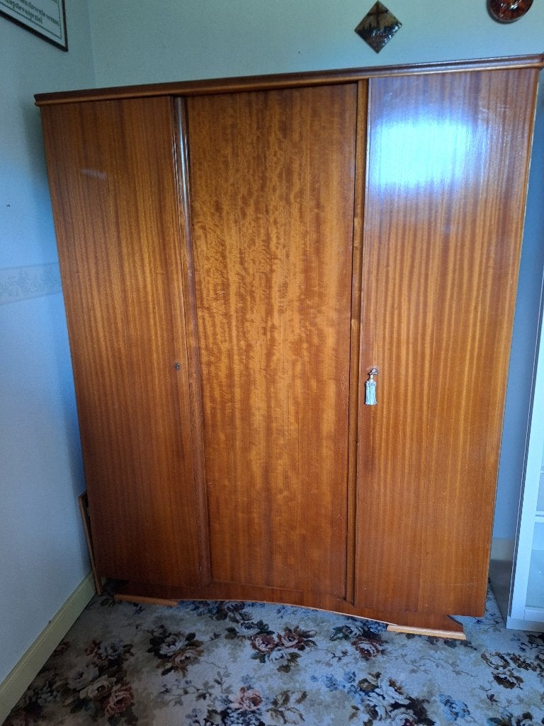 Vintage kledingkast met planken en hangruimte, Ophalen, Met deur(en), Gebruikt, 100 tot 150 cm