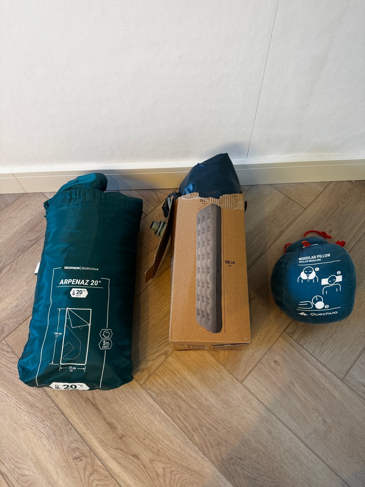 Decathlon Quechua Kemping Set: Slaapzak, Luchtbed, Kussen, Ophalen, Zo goed als nieuw