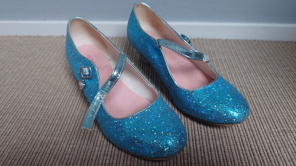 Spaanse dansschoenen met hak, mt 33, glitter blauw glamour, Blauw, Dansschoenen, Ophalen of Verzenden, Zo goed als nieuw