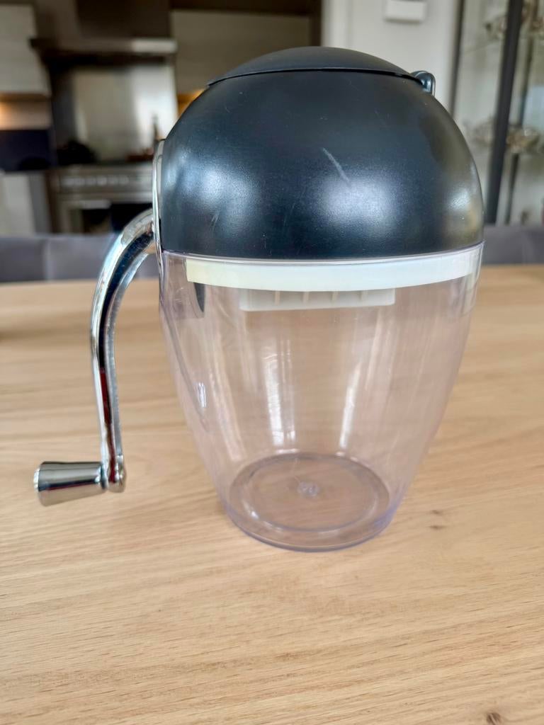 Handmatige IJscrusher - Voor Cocktails en Smoothies, Ophalen of Verzenden, Zo goed als nieuw