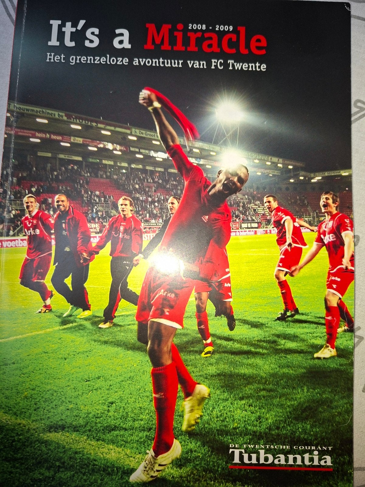 It's a Miracle: Het grenzeloze avontuur van FC Twente, Ophalen, Zo goed als nieuw, De Twentsche Courant Tubantia, Balsport