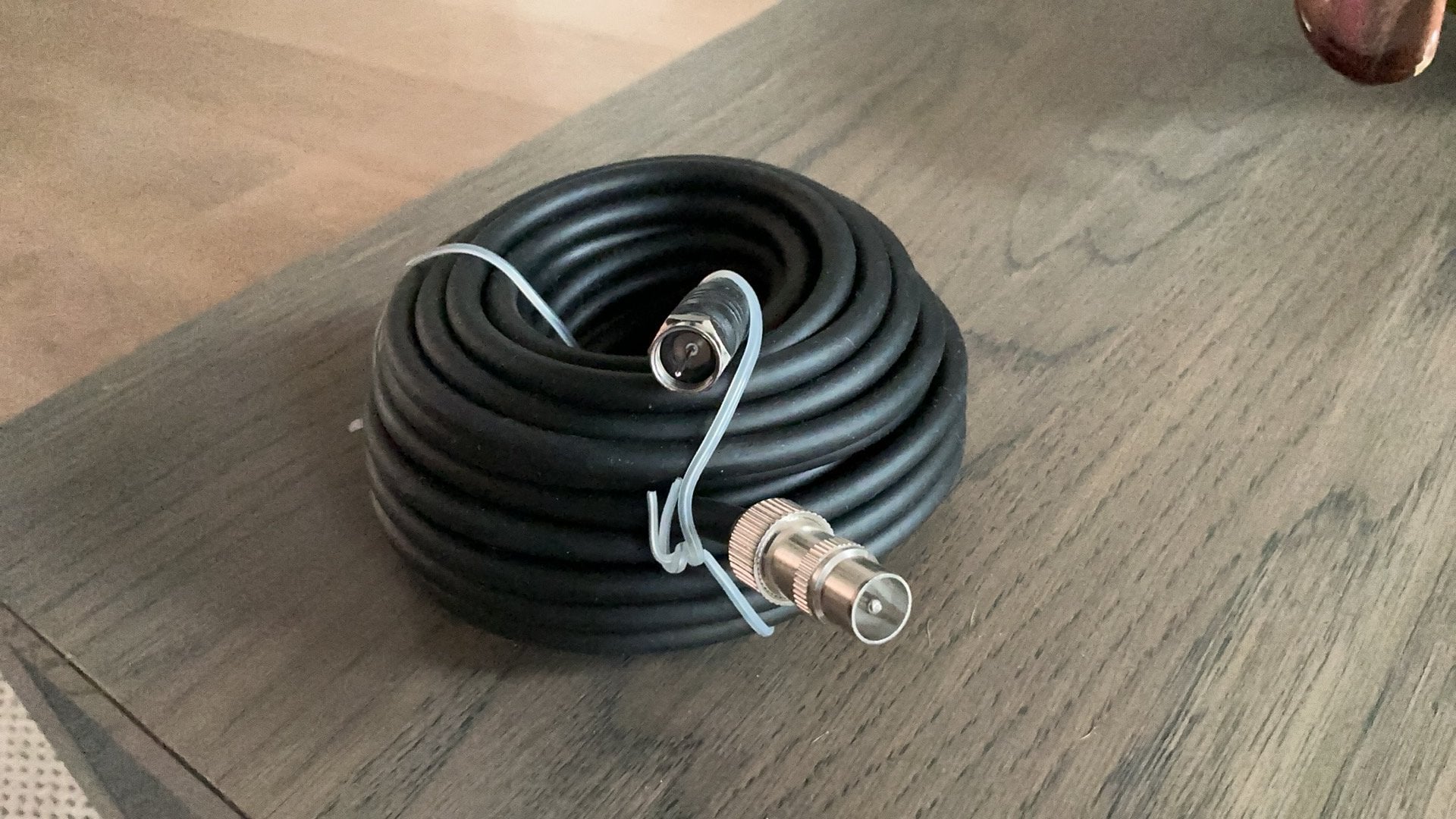 Coaxkabel (antennekbel) bedoels voor kabel tv/internet, Audio, Tv en Foto, Ophalen of Verzenden, Nieuw, 2 tot 5 meter, Coaxiale kabel