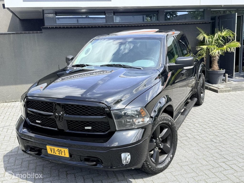 Dodge Ram 1500 4X4 5.7 V8 Crew Cab 5'7 Longhorn 2021 402pk, Auto's, Dodge, Automaat, 5654 cc, Automatische klimaatregeling, Bedrijf