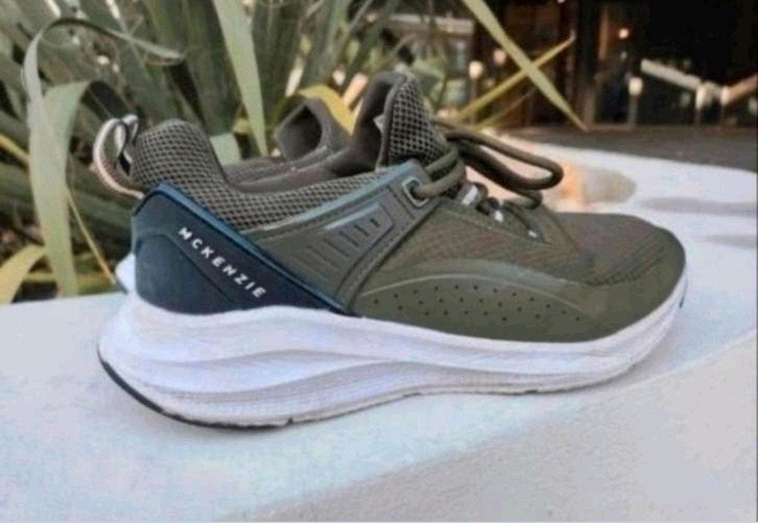 MCKENZIE Sneakers Size 38, Ophalen of Verzenden, Zo goed als nieuw, Sneakers of Gympen