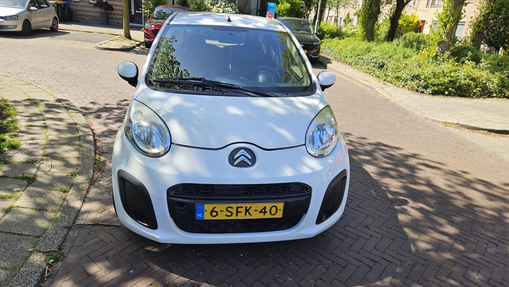 Citroën C1 1.0i 68PK 5D 2013 Wit, Voorwielaandrijving, 4 stoelen, C1, Origineel Nederlands