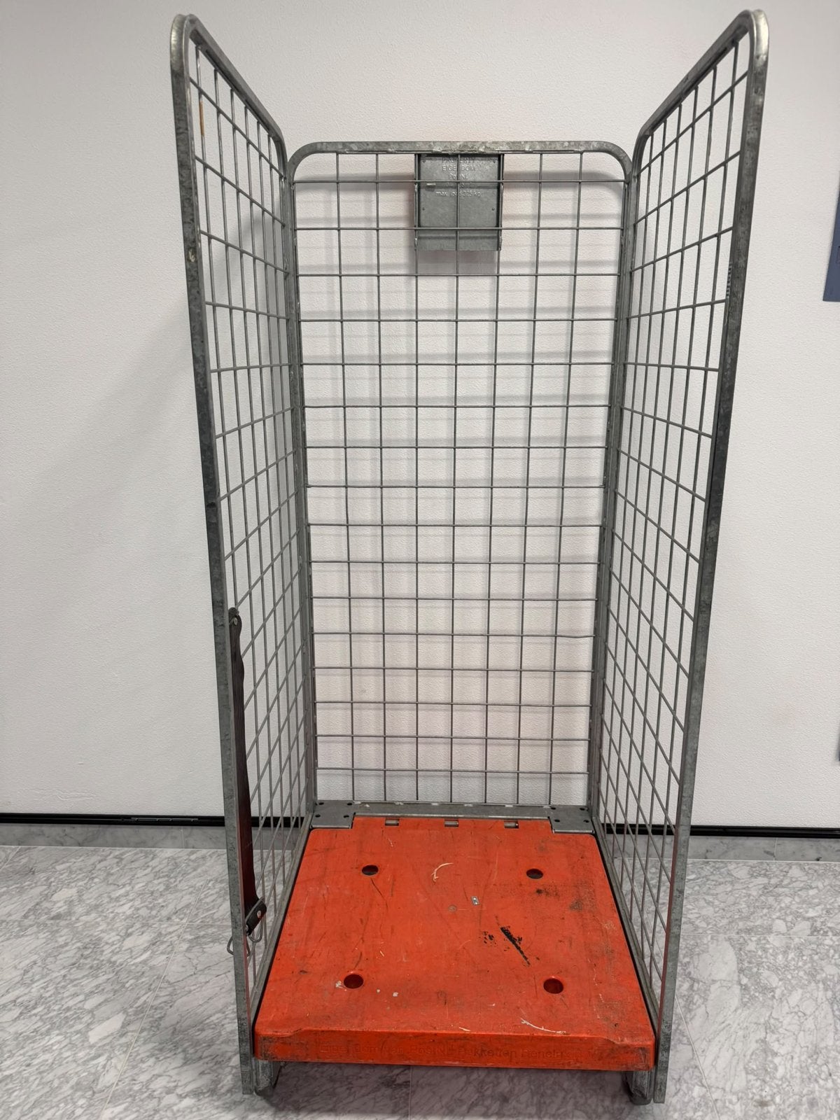 Rolcontainer met 3 zijden en plastic of metalen bodem, Ophalen, Gebruikt