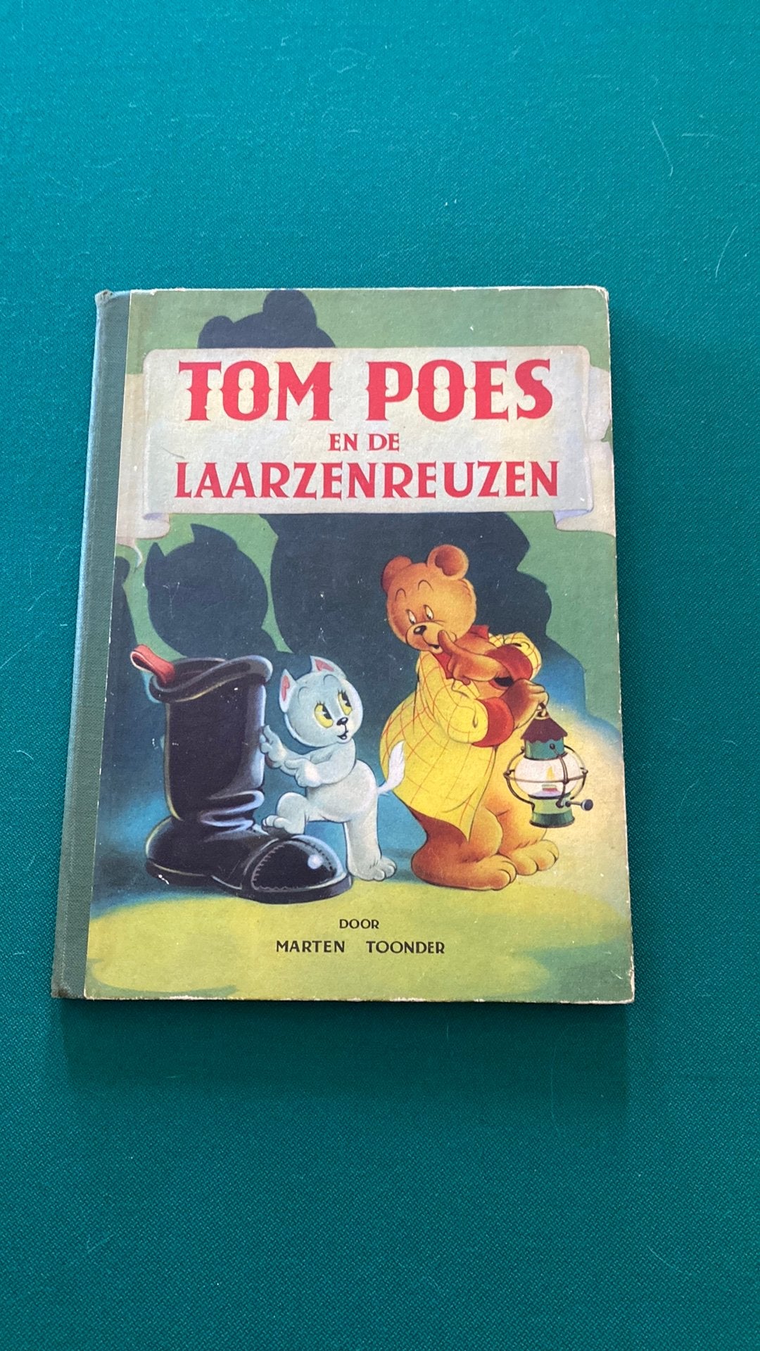 Tom Poes en de Laarzenreuzen door Marten Toonder, Eén stripboek, Ophalen of Verzenden, Gelezen