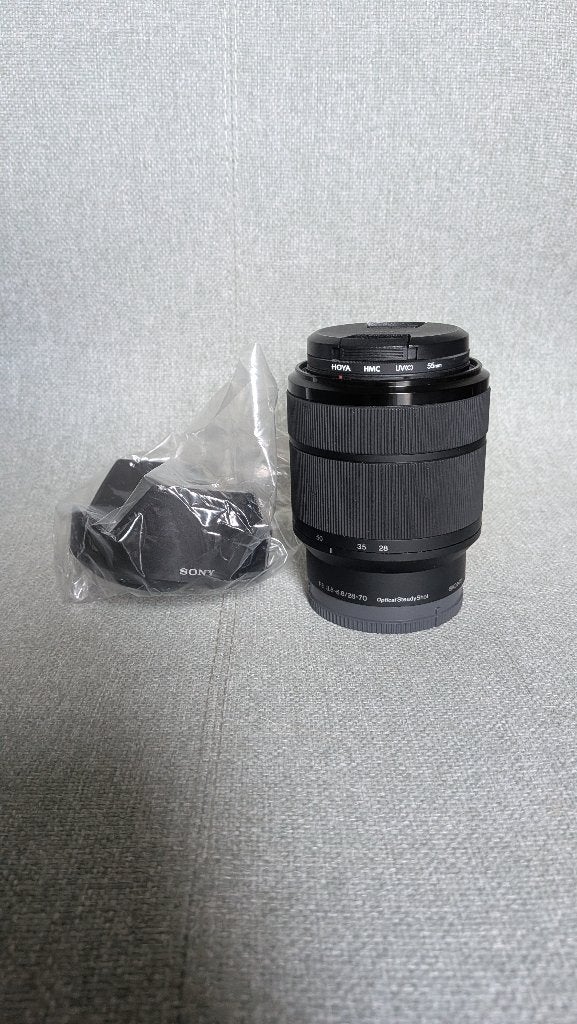 Sony FE 28-70mm F3.5-5.6 OSS + Hoya UV-filter + zonnekap