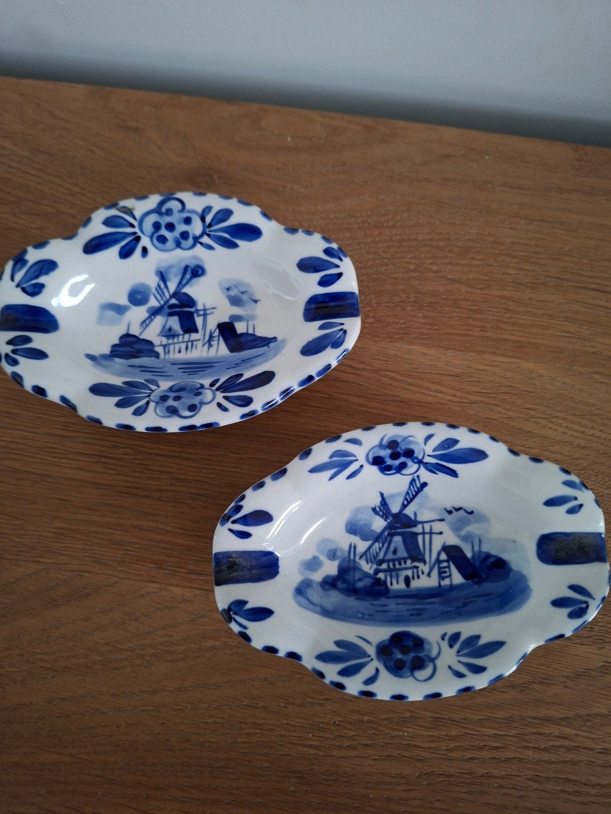 Set van 2 handgeschilderde Delfts Blauwe asbakken, Ophalen of Verzenden
