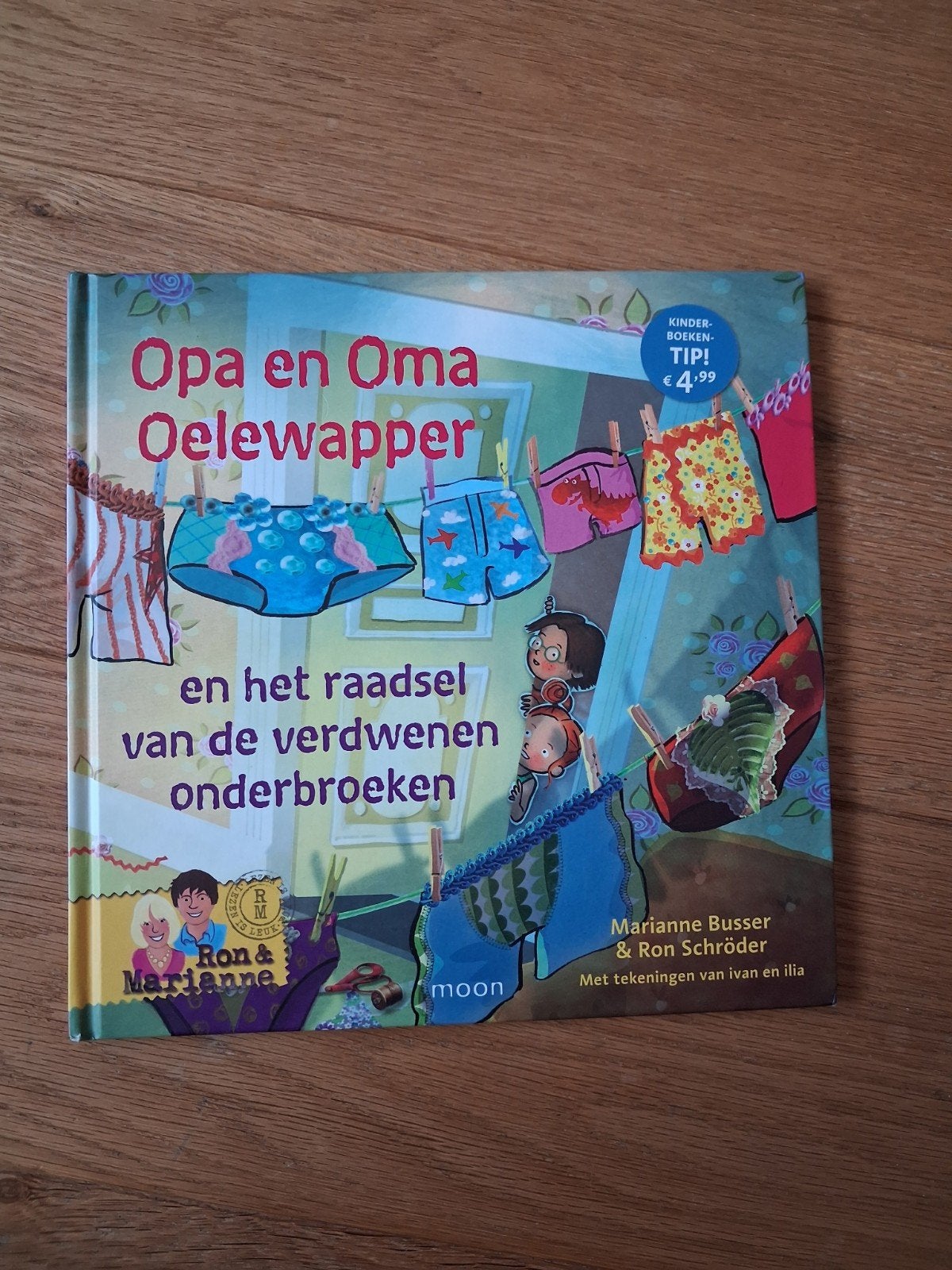 Opa en oma Oelewapper en het raadsel van de verdwenen onderb, Ophalen of Verzenden, Gelezen, Marianne Busser; Ron Schröder, Prentenboek