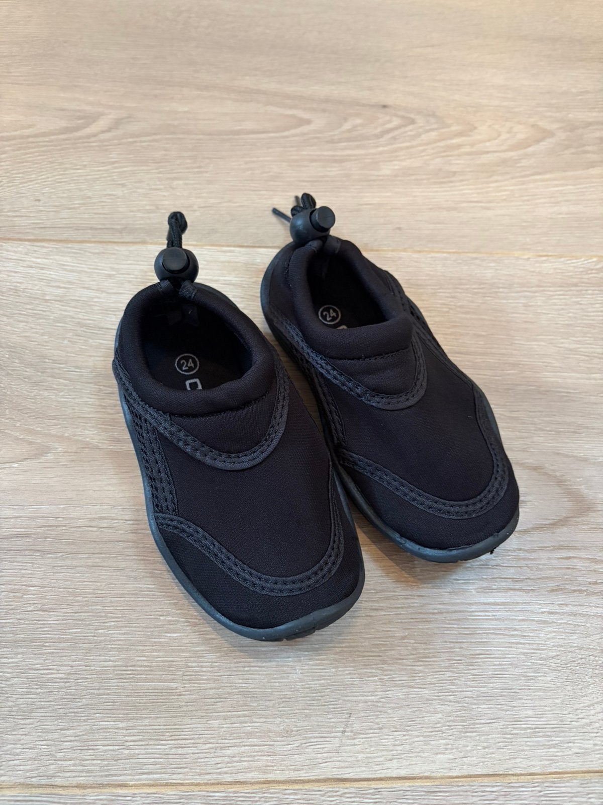 Waterschoenen maat 24, Kinderen en Baby's, Kinderkleding | Kinder-zwemkleding, Ophalen of Verzenden, Zo goed als nieuw, Jongen of Meisje