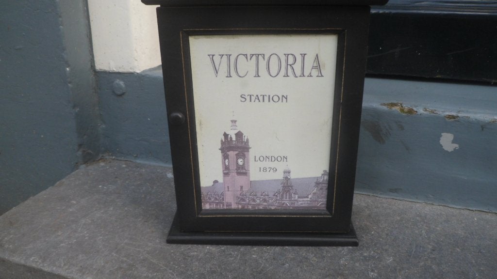 sleutelkastje zwart London 1879 miniatuurkastje wandkastje, Ophalen of Verzenden, Gebruikt, Met ophangsysteem, Hout