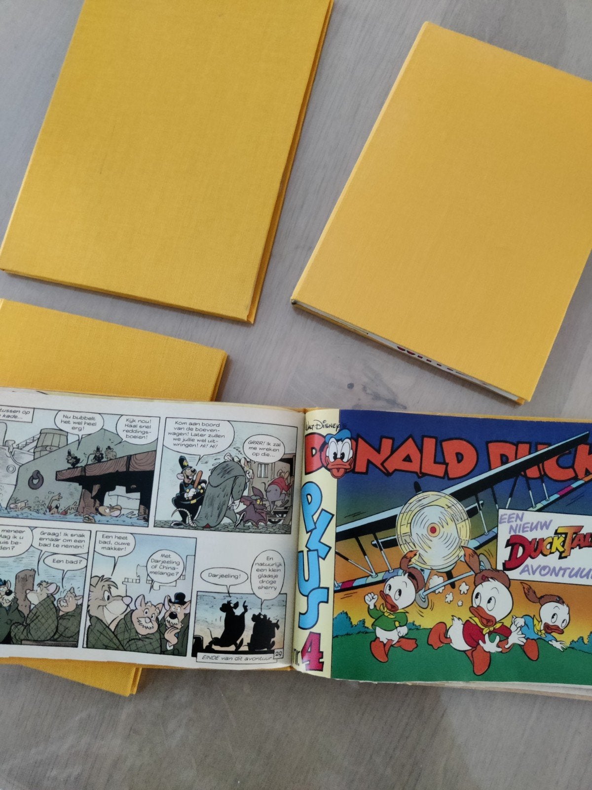 Donald Duck strips ingebonden. voor de verzamelaar, Meerdere stripboeken, Ophalen of Verzenden, Zo goed als nieuw, Walt Disney