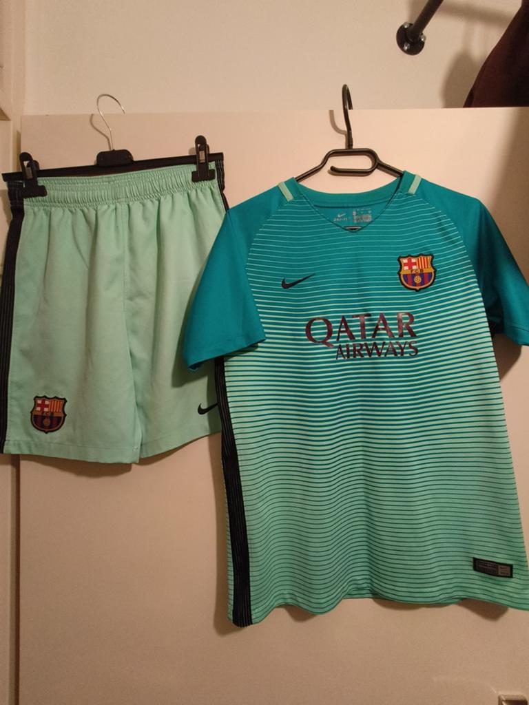 Nike FC Barcelona Thuisshirt en Broekje - Gedragen, Gebruikt, Jongen of Meisje, Sport- of Zwemkleding, Ophalen of Verzenden