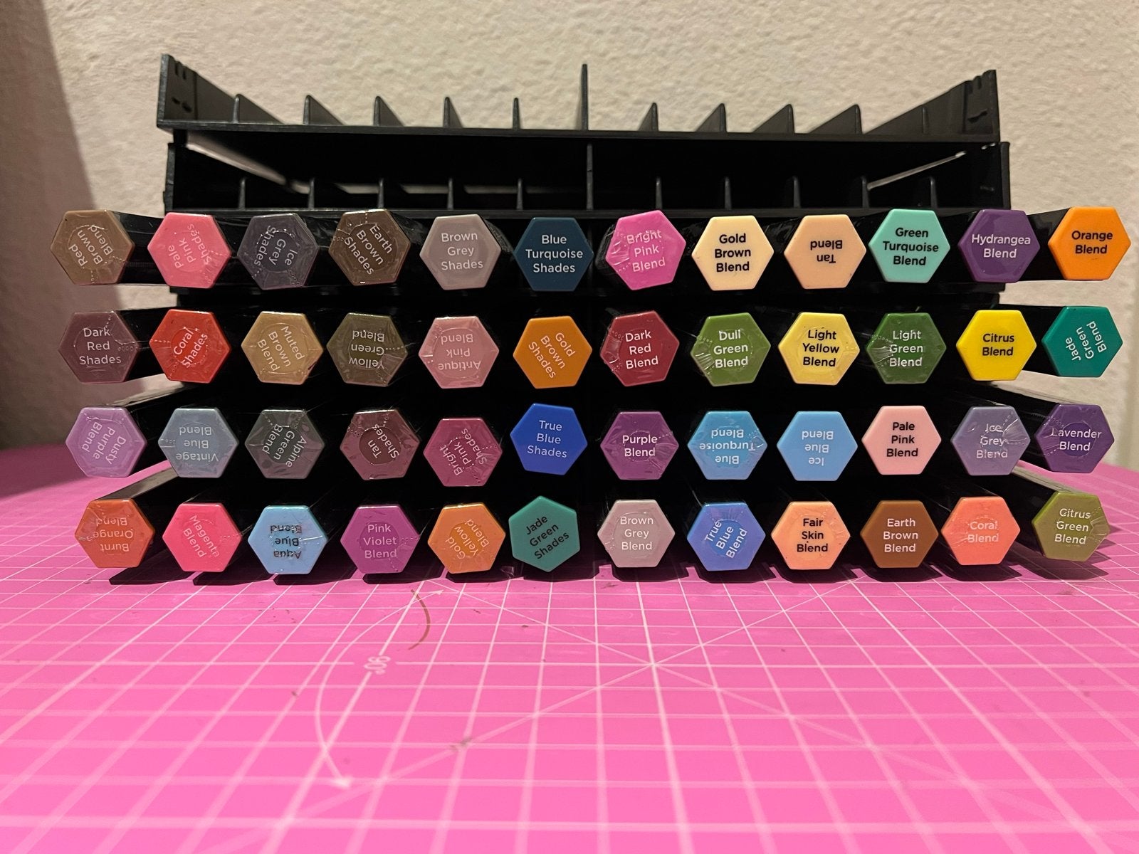48 Spectrum Noir Tri-Blend Markers + Opbergsysteem - Nieuw!, Hobby en Vrije tijd, Ophalen of Verzenden, Nieuw, Potlood of Stift