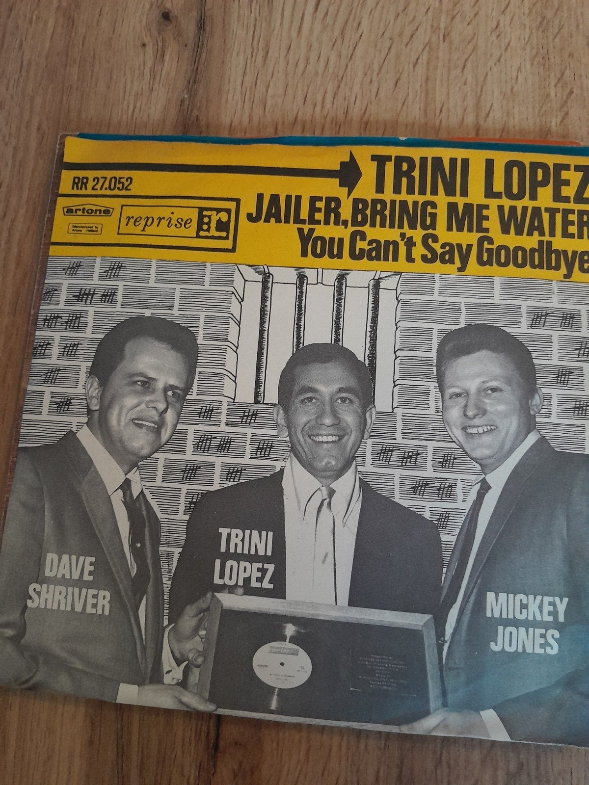 trini lopez 7 inch jailer bring me water, Ophalen of Verzenden, Zo goed als nieuw, Pop