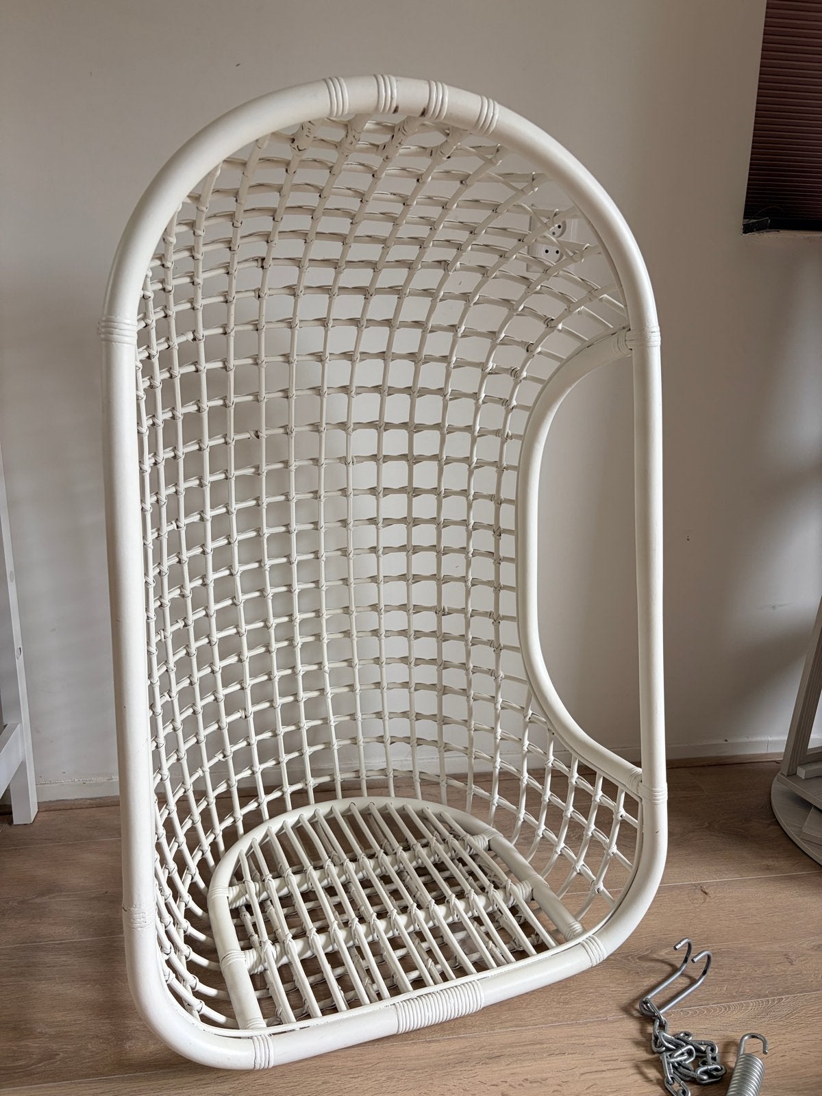 Witte Rotan Hangstoel - 110cm Hoog, 64cm Breed, Ophalen, Gebruikt, Wit, Riet of Rotan