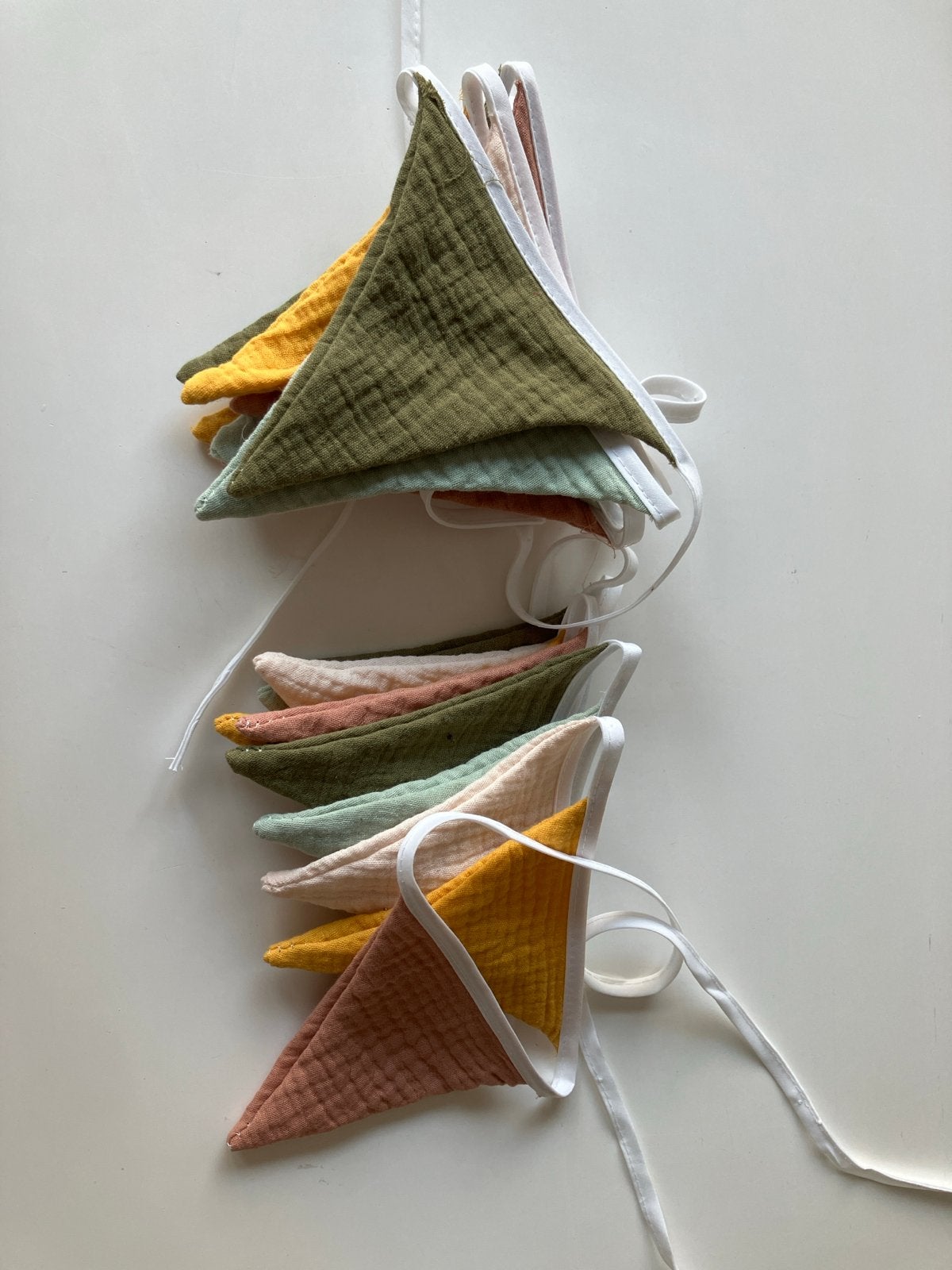 5.18 meter vlaggetjes slinger - Feestelijke decoratie, Ophalen, Zo goed als nieuw, Versiering, Verjaardag