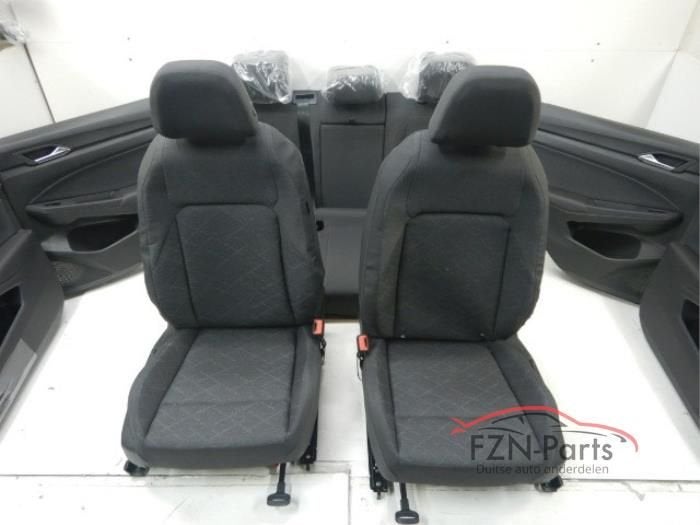 VW Golf 8 Interieur Stof Comfortline met Deurpanelen RHD, Ophalen of Verzenden, Gebruikt