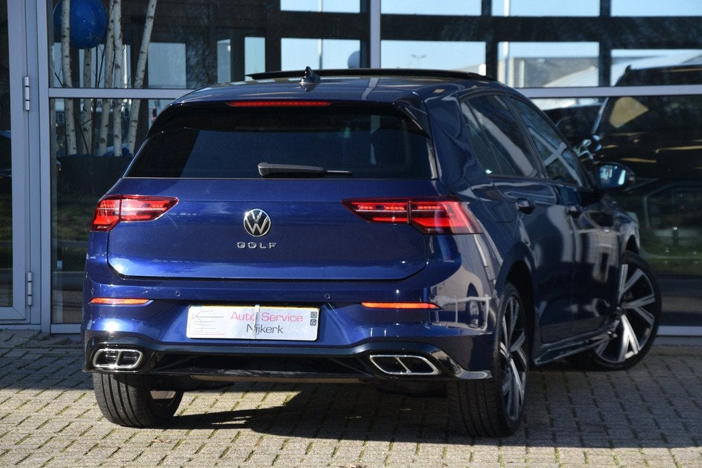 Volkswagen Golf 1.5 eTSI R-Line DSG Pano Matrix LED Camera A, Auto's, Volkswagen, 4 cilinders, 150 pk, Blauw, Alcantara