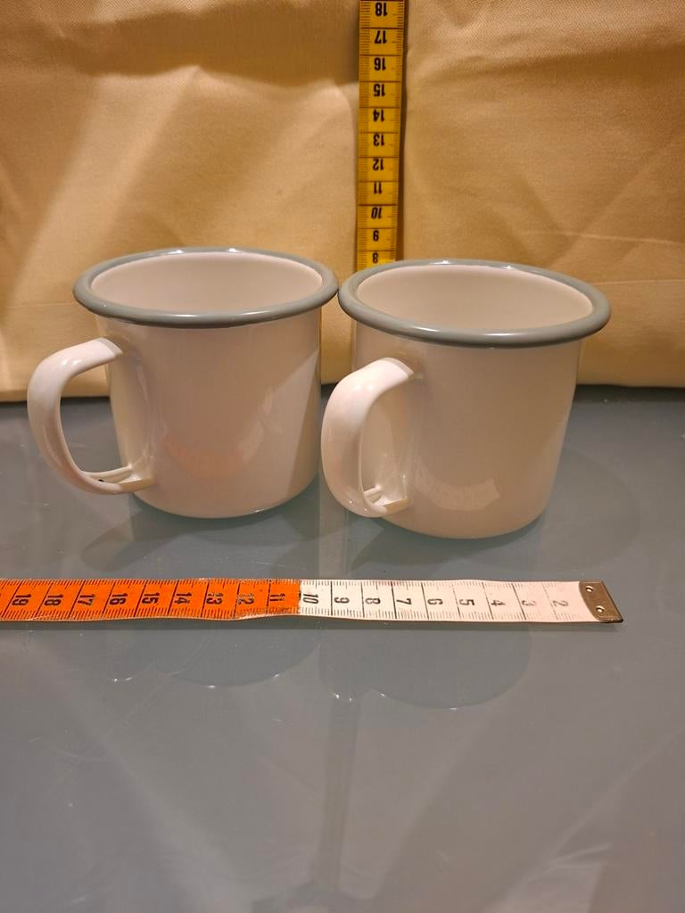 Set van 2 emaille mokken - wit met grijze rand, Ophalen of Verzenden