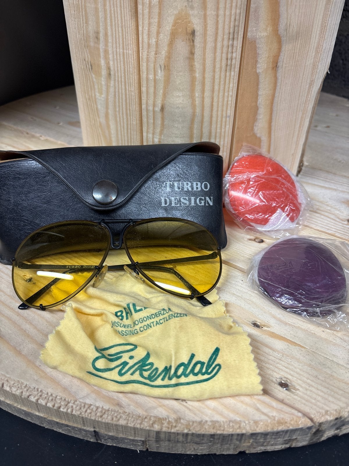 Vintage Turbo Design Zonnebril met Gele Glazen en Hoesje, Overige merken, Gebruikt, Zonnebril, Geel