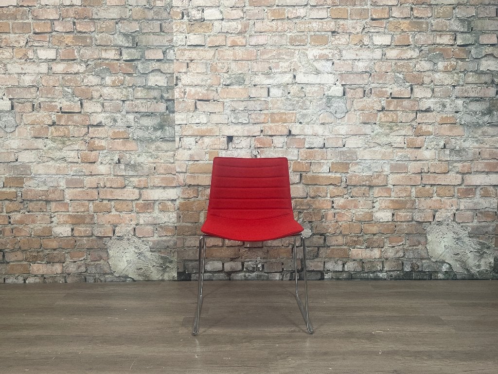 Arper Catifa 46 rood bij TheReSales, Ophalen, Design, Zo goed als nieuw, Stof