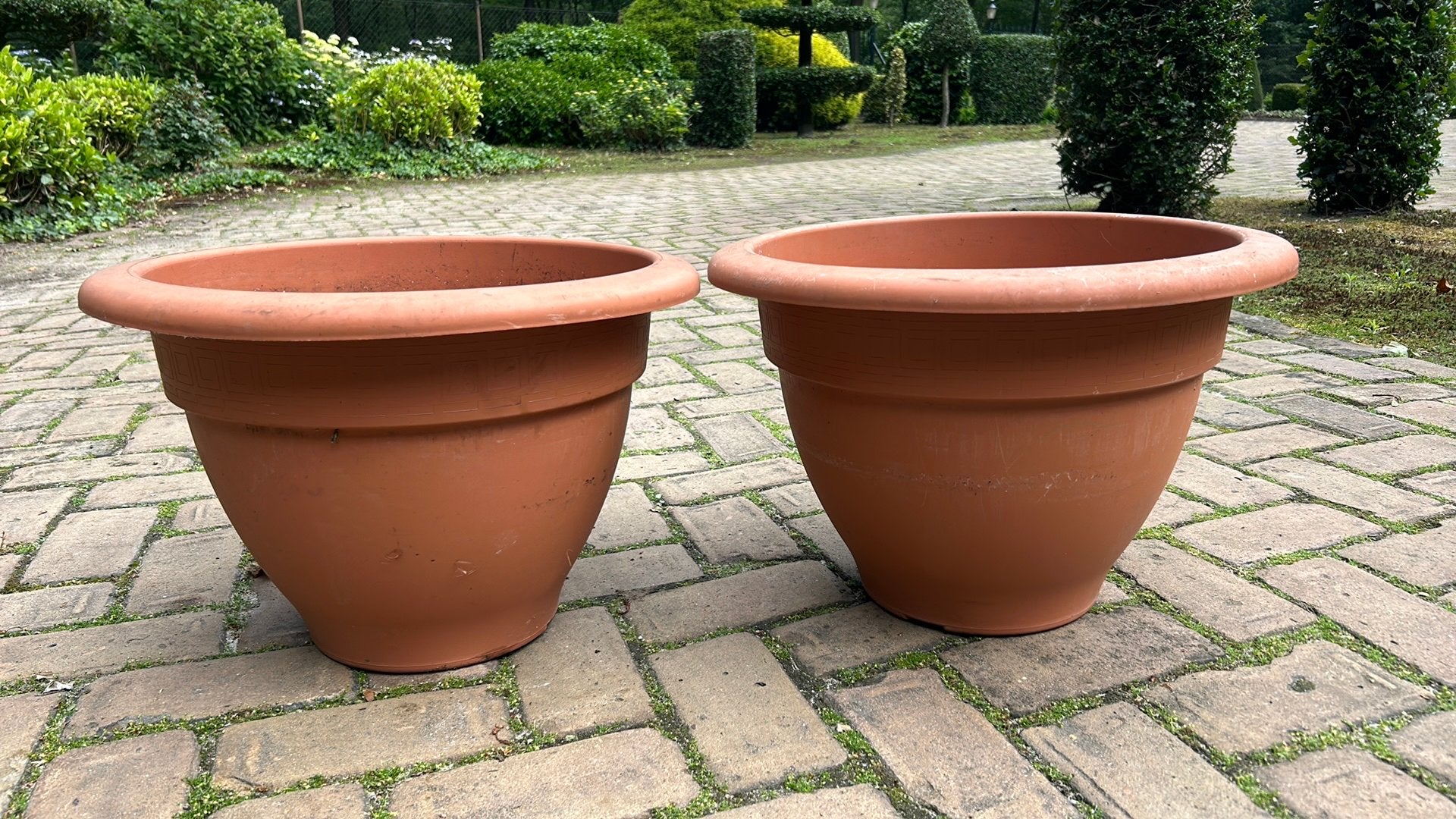 2 grote kunststof terracotta bloempotten 45x30, Tuin en Terras, Bloempotten, Ophalen, Kunststof, Rond, Minder dan 40 cm