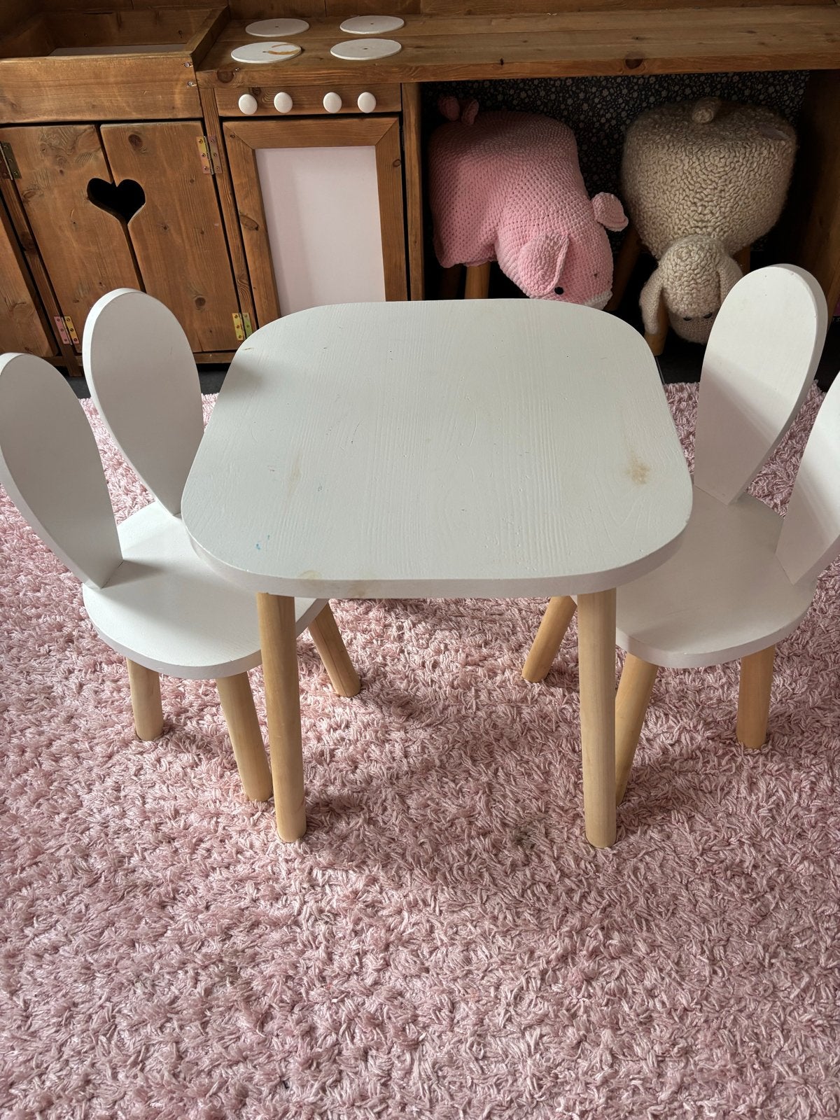 Petite Amélie Activiteiten tafel 'Konijn' met stoeltjes, Kinderen en Baby's, Ophalen, Gebruikt, Tafel(s) en Stoel(en)