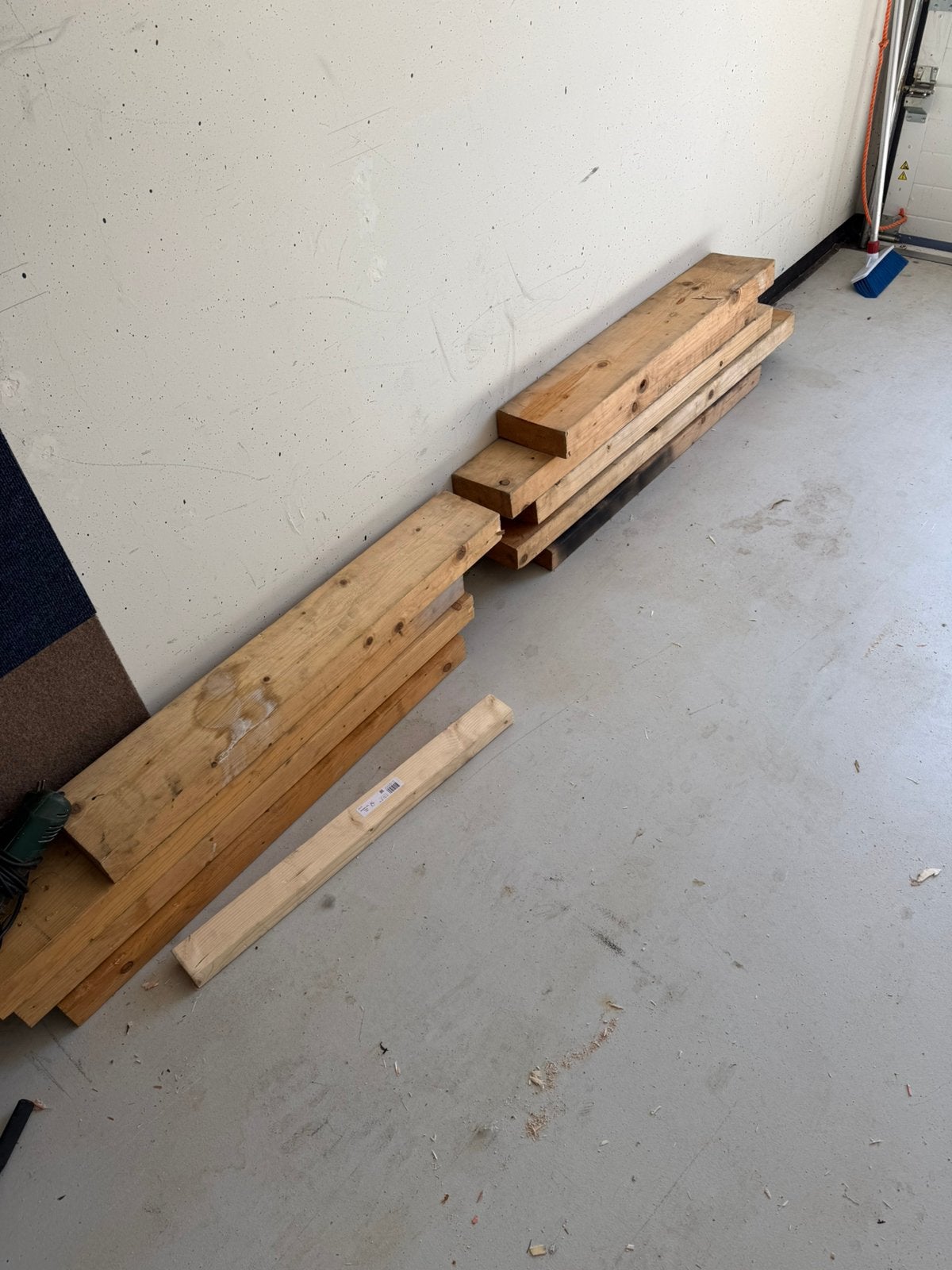 9 balken +|~ 1 mtr lengte, Doe-het-zelf en Verbouw, Hout en Planken, Ophalen, Zo goed als nieuw, 50 mm of meer, Balk