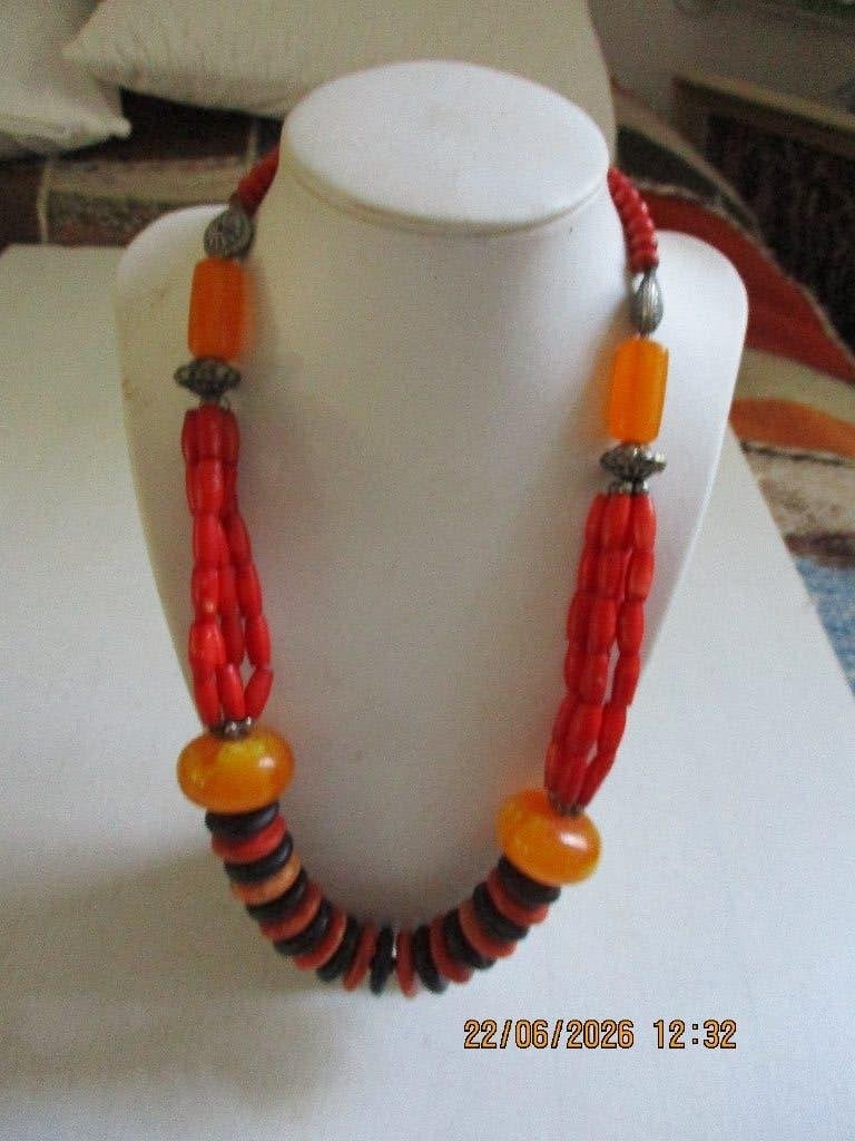 ketting met Hars kralen en been kralen  57 cm., Ophalen of Verzenden, Gebruikt, Oranje, Overige materialen