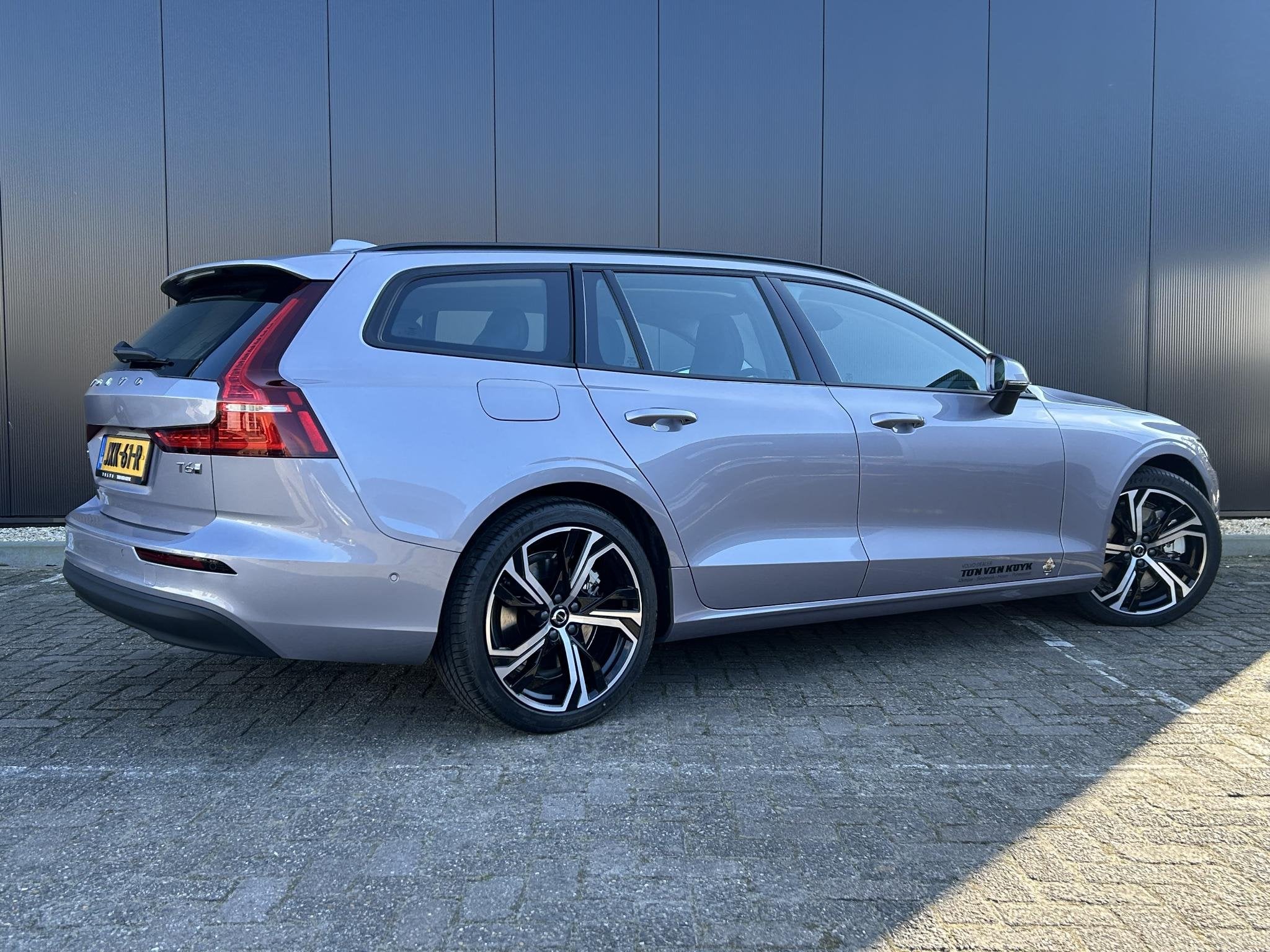 Volvo V60 2.0 T6 Plug-in hybrid AWD Core Business Edition Ha, Auto's, Automaat, Stof, Gebruikt, 4 cilinders