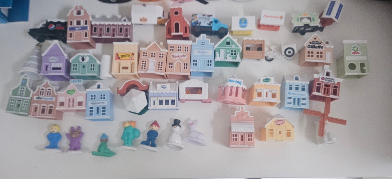 complete ah mini kerstdorp  miniatuurhuisjes en figuren, Ophalen of Verzenden